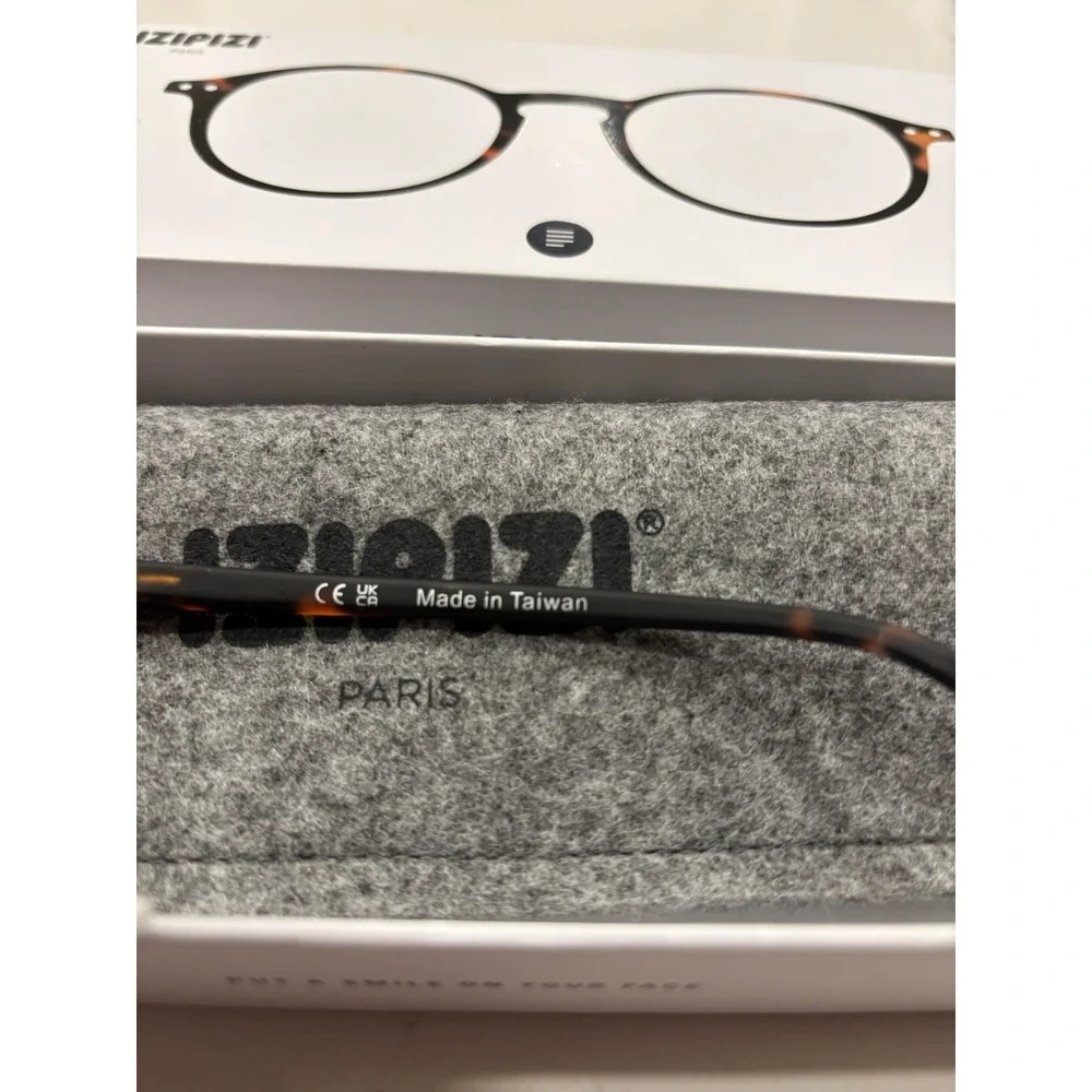 IZIPIZI READING #D Reading Glasses for Women and Men Round 1.5 Tortoise